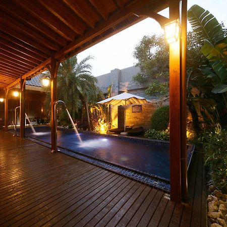 Lanshy Motel Taichung Buitenkant foto