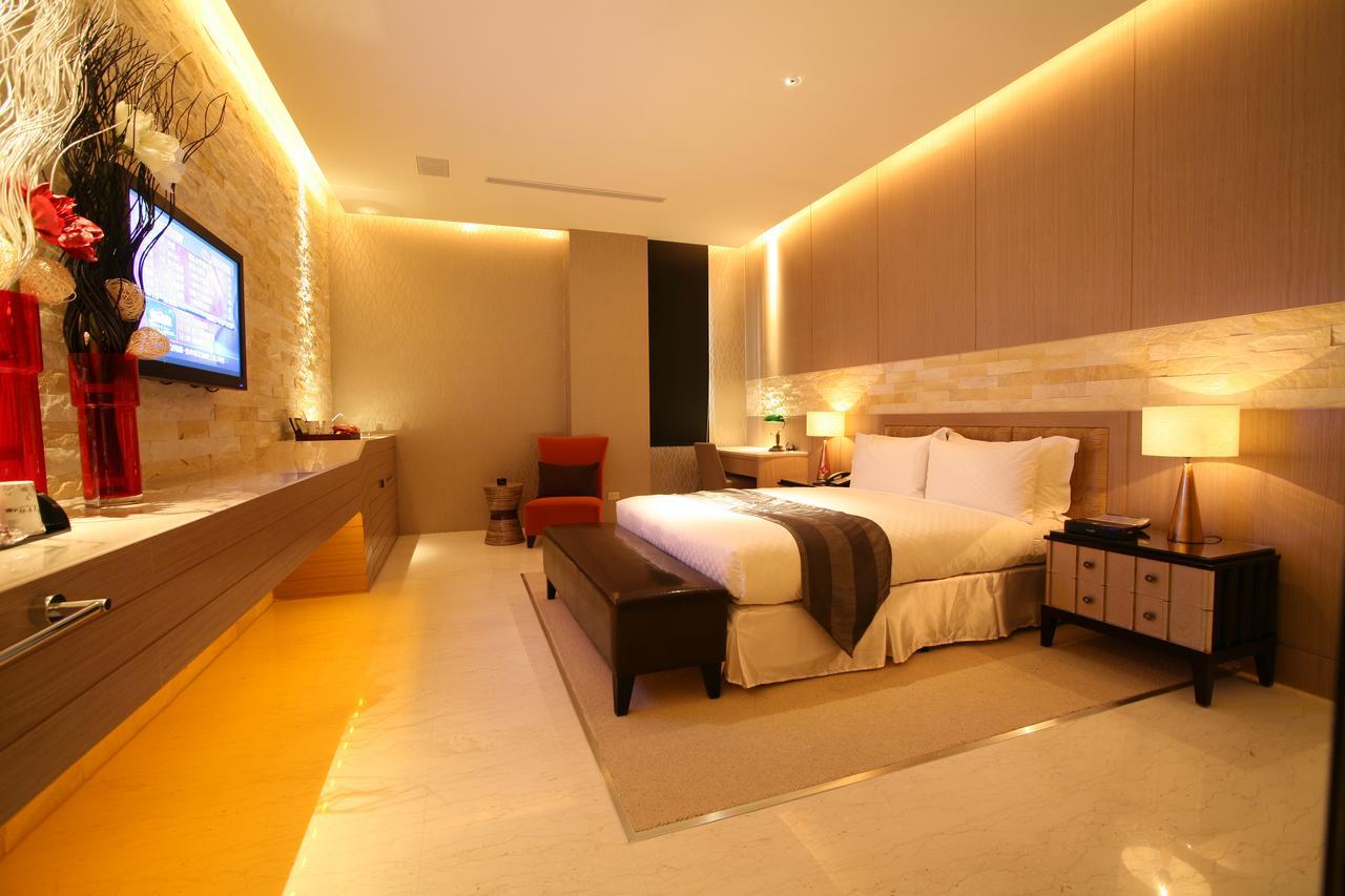 Lanshy Motel Taichung Buitenkant foto