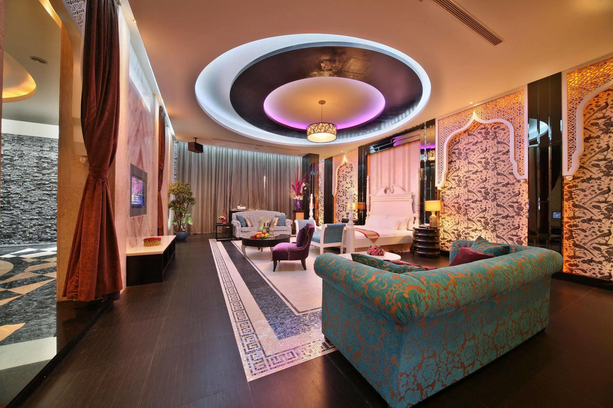 Lanshy Motel Taichung Buitenkant foto