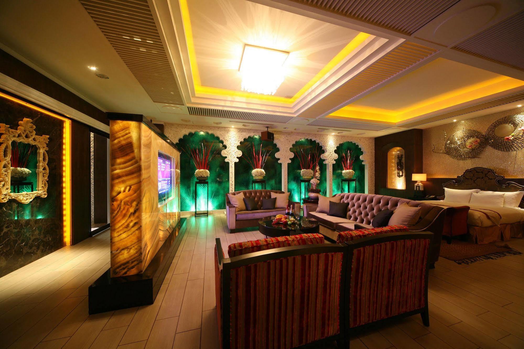 Lanshy Motel Taichung Buitenkant foto