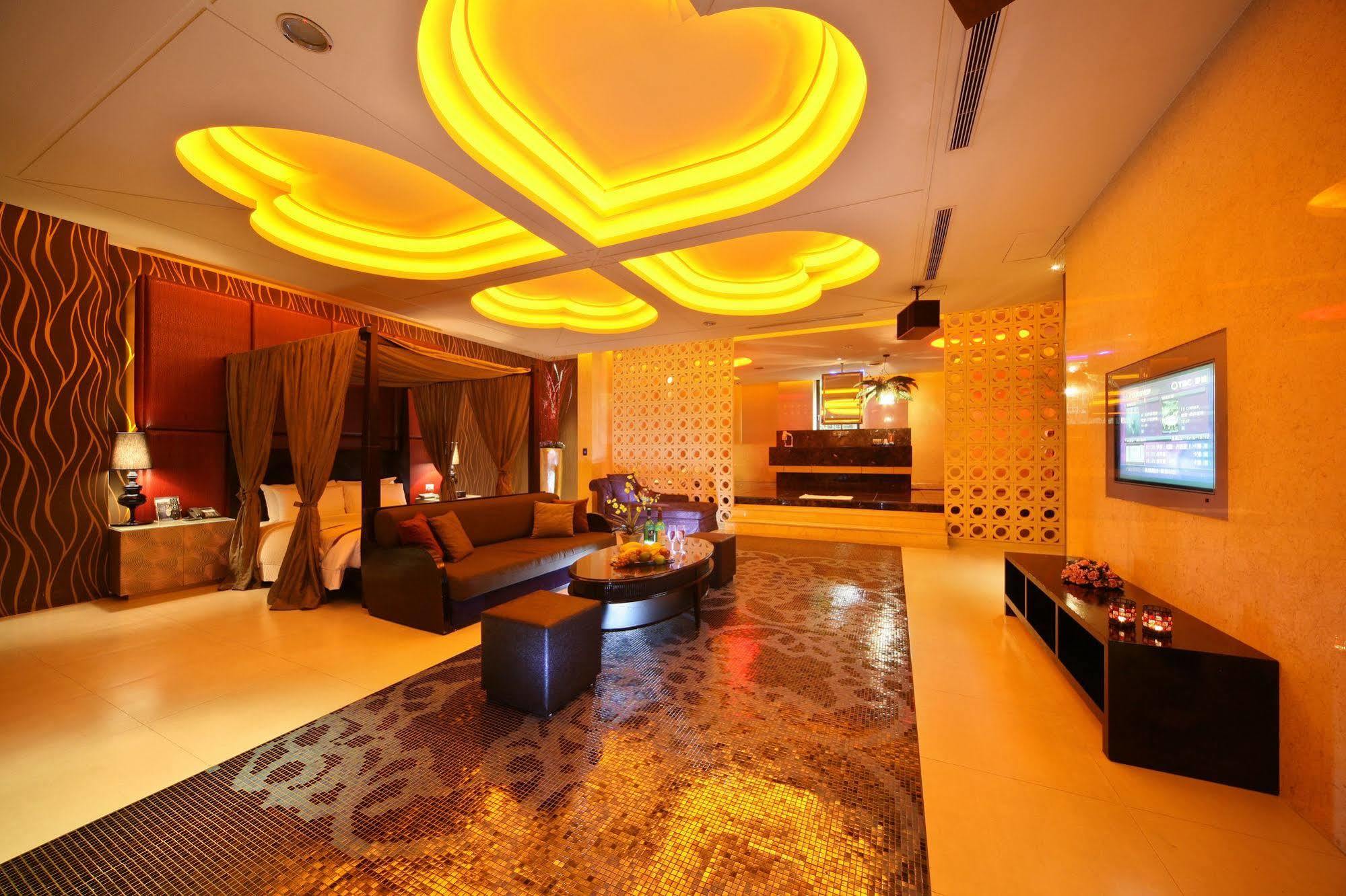 Lanshy Motel Taichung Buitenkant foto