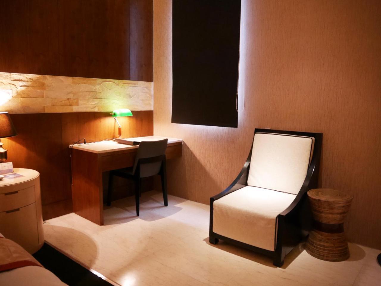 Lanshy Motel Taichung Buitenkant foto