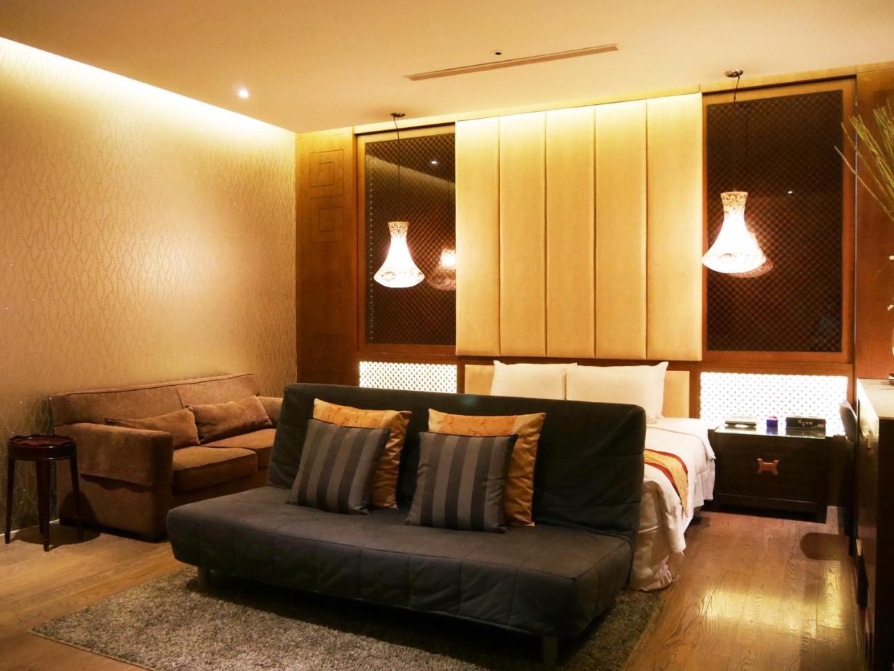 Lanshy Motel Taichung Buitenkant foto