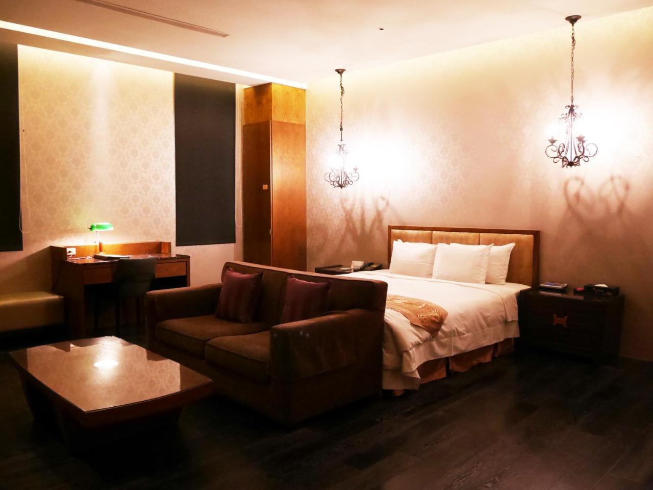 Lanshy Motel Taichung Buitenkant foto