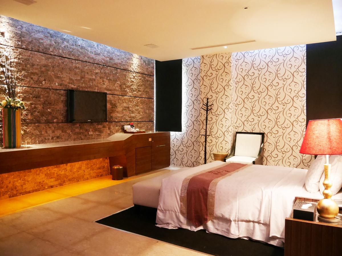 Lanshy Motel Taichung Buitenkant foto