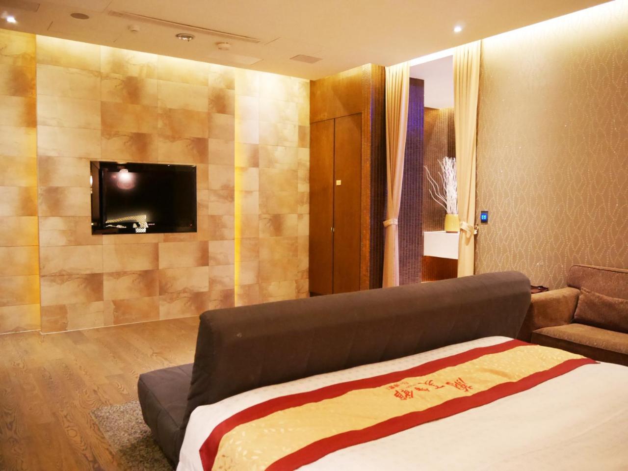 Lanshy Motel Taichung Buitenkant foto